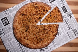 Pizza pane cu usturoi și oregano